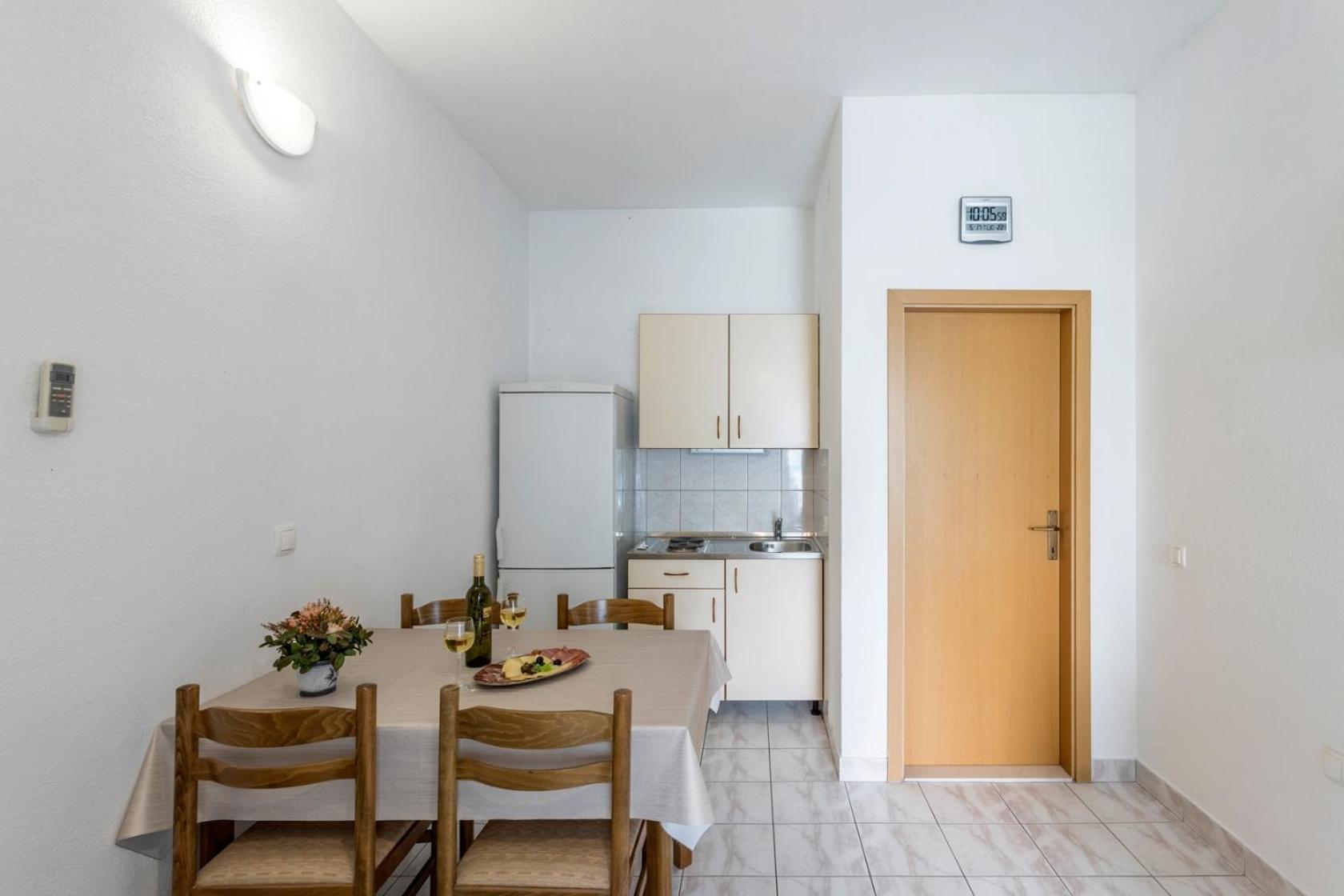 Apartments With A Parking Space Baska Voda, Makarska - 301 Exterior photo